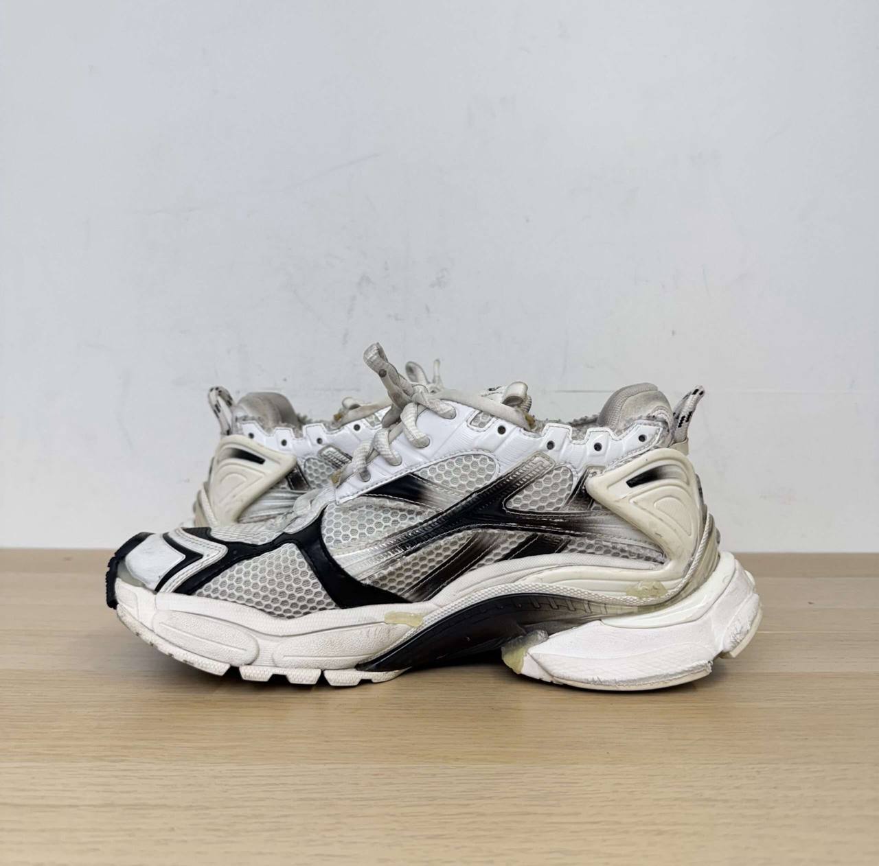 Balenciaga Runner 2.0 Sneakers